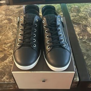 Louis Vuitton Sneakers Size 11